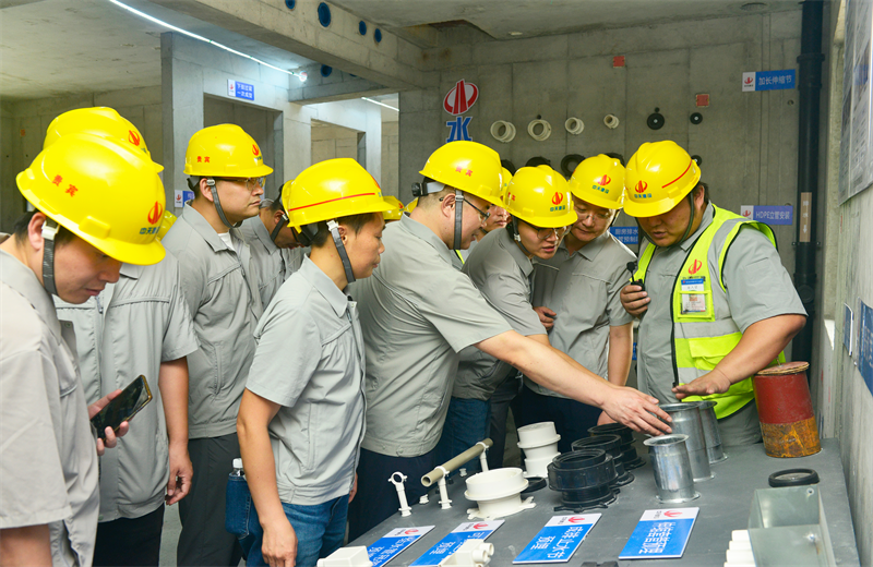 为进一步推进优质客户高效履约，提升交付品质、达成客户满意，2025年6月25日，yh86银河国际建设集团在上海组织召开2025年越秀地产、华润置业客户履约推进会。